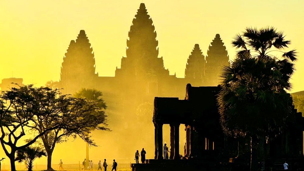 Angkor Wat sunrise tours
