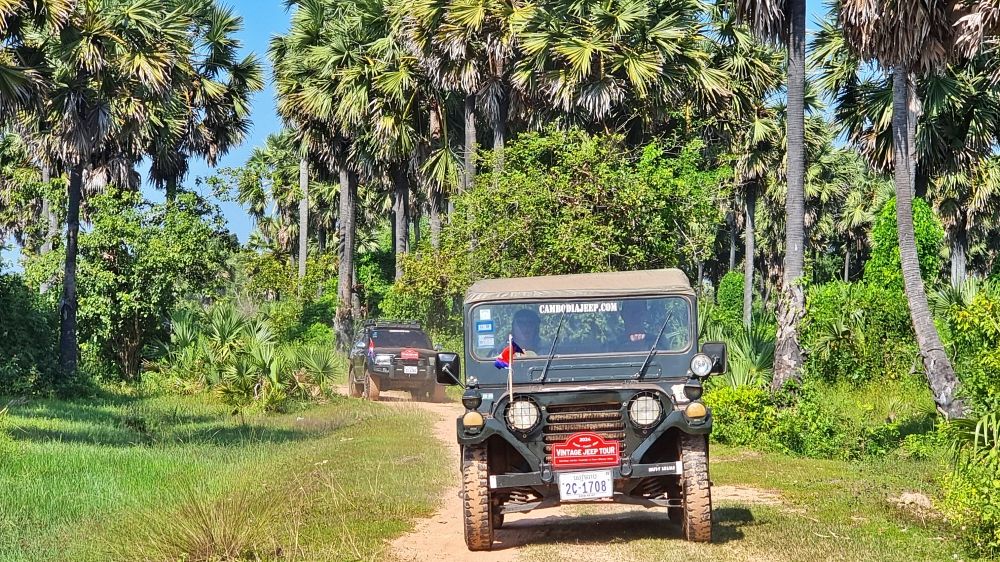 Self drive jeep Siem Reap