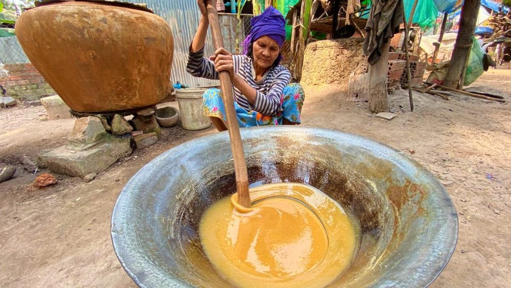 Woman handicraft sugar palm