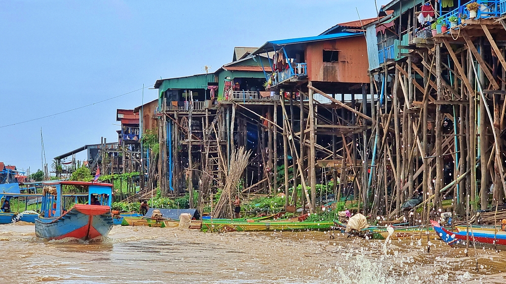 Tonle Sap floating village