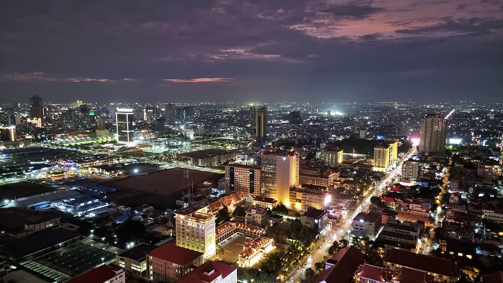 Phnom Penh by night