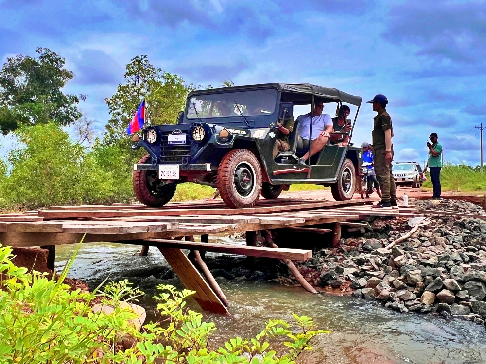 Jeep bridge