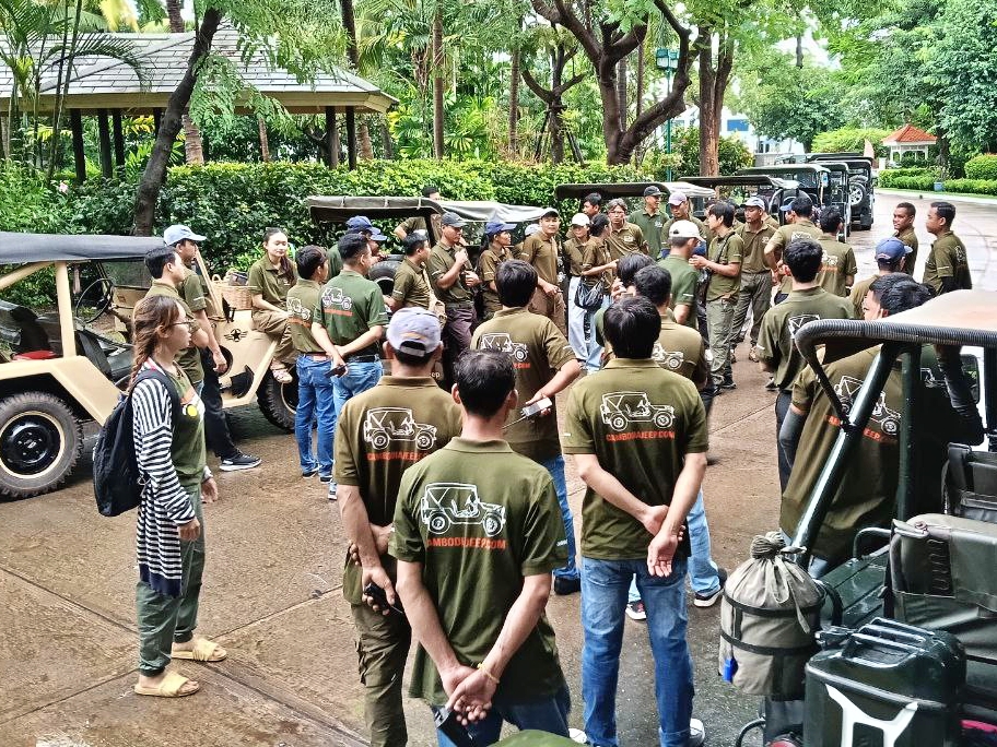 Staff briefing at Sofital